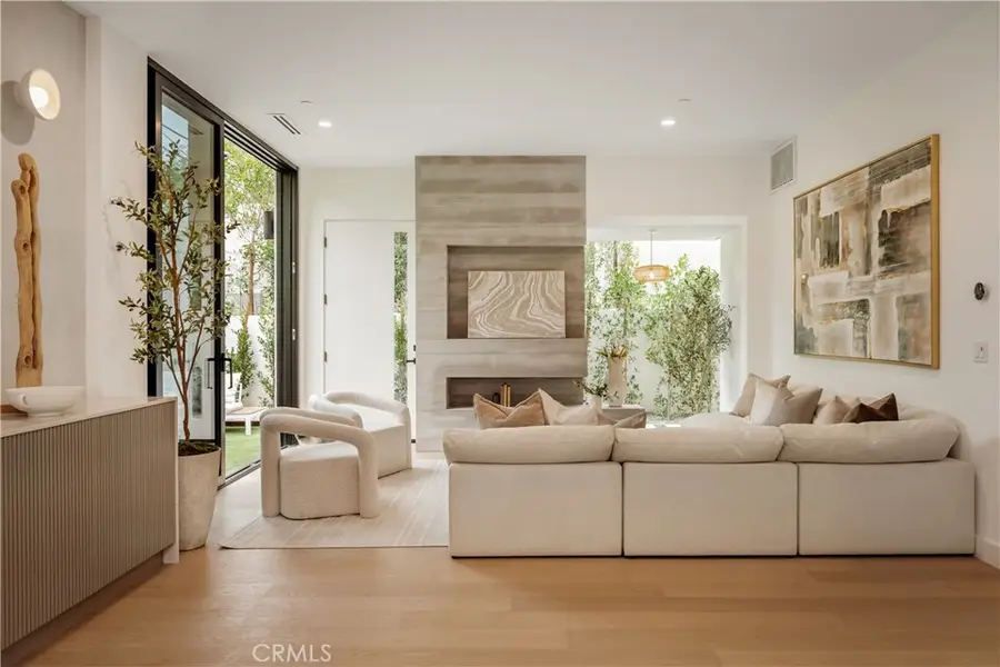 8904 Hubbard St, Culver City, CA 90232 - #3