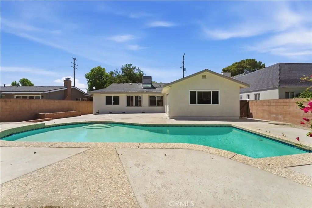 10944 Haskell Avenue, Granada Hills, CA 91344 - #1