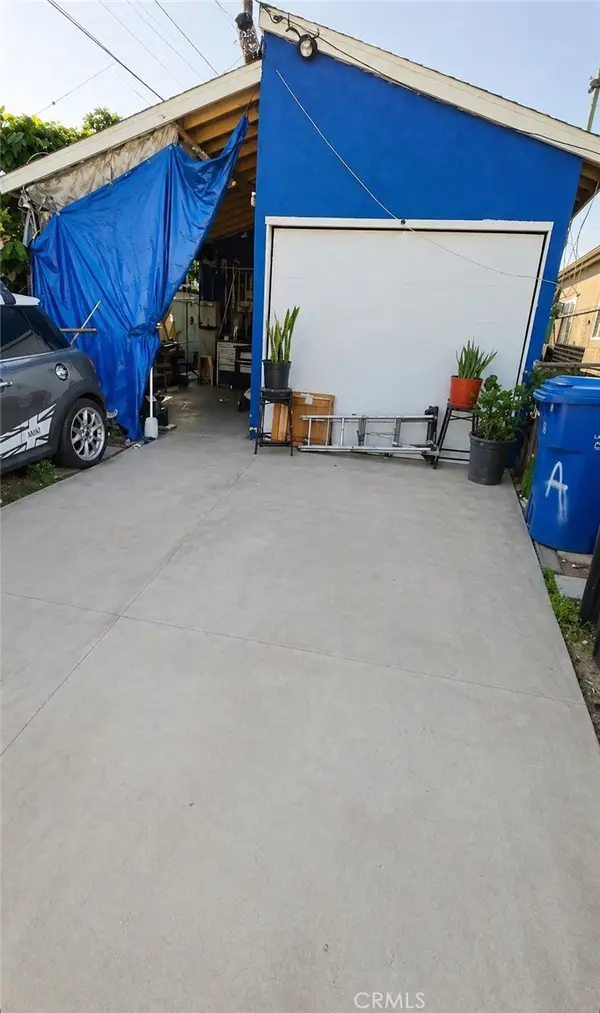 10749 Weigand Avenue, Los Angeles, CA 90059