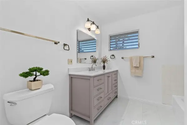 307 N Acacia #A, Fullerton, CA 92831