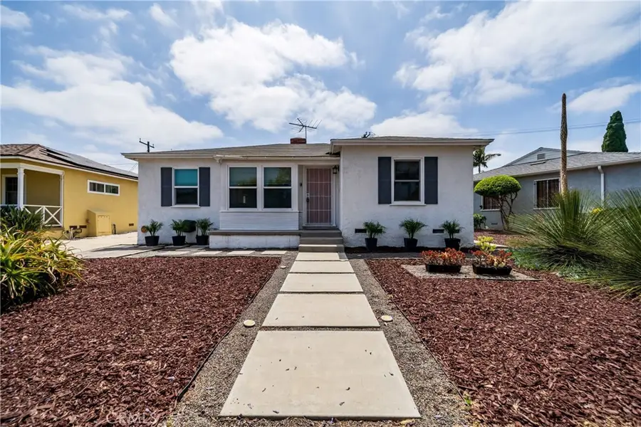 1006 E Ridgewood St, Long Beach, CA 90807 - #2