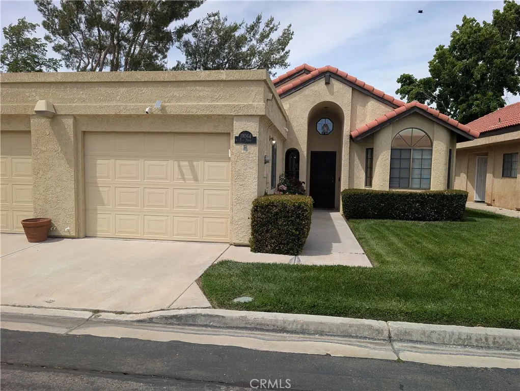 19064 Elm Dr, Apple Valley, CA 92308 - #1