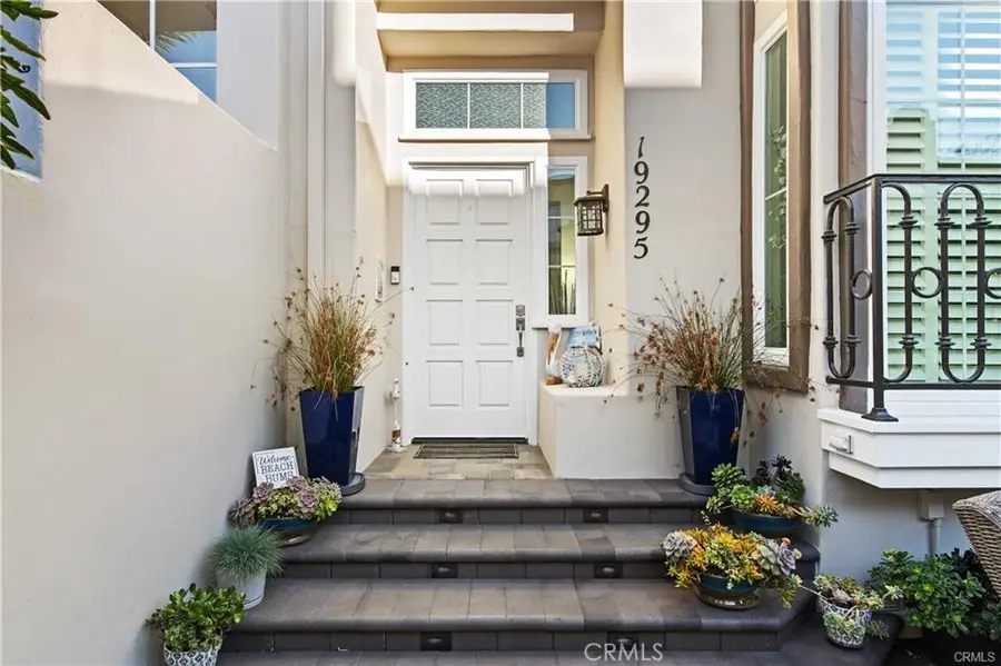 19295 Wingedfoot Circle, Huntington Beach, CA 92648 - #3