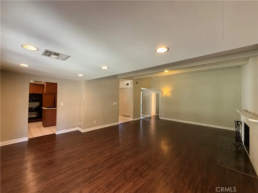 7741 Zelzah, Reseda, CA 91335 - #3