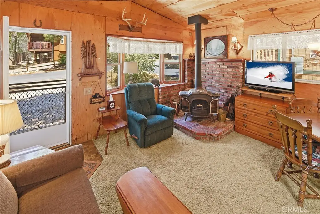 513 Cedar Ln, Sugarloaf, CA 92386 - #1