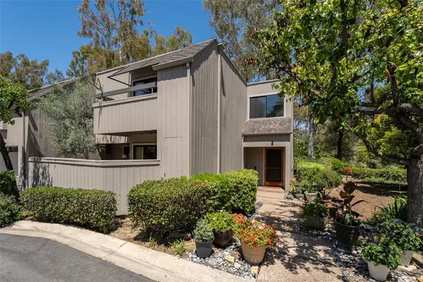 2 Rocky Glen, Irvine, CA 92603