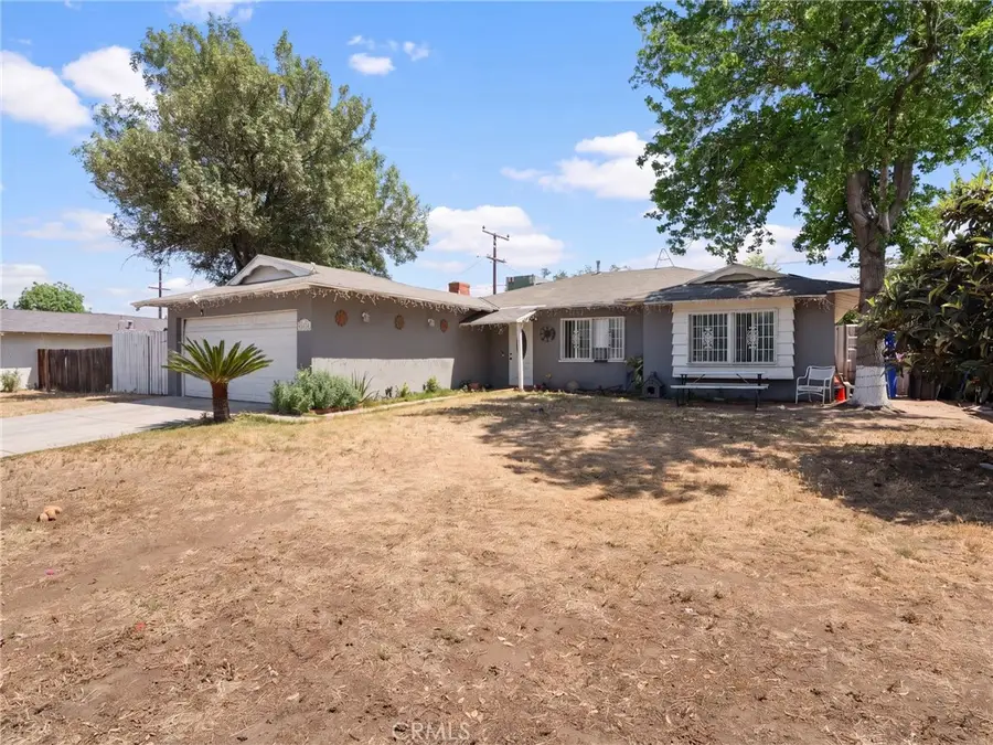 2795 W Victoria St, Rialto, CA 92376 - #3