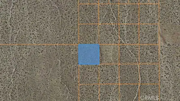 16 247th Street E, Llano, CA 93591