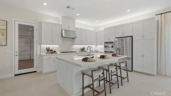 27320 Fox Den Place, Valencia, CA 91381