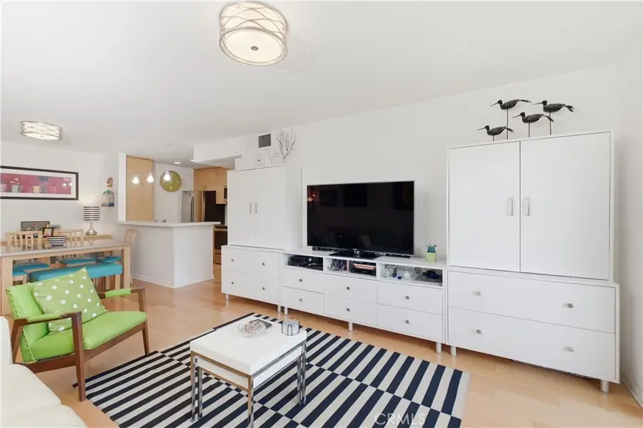 5257 Radford Avenue #209, Valley Village, CA 91607 - #2