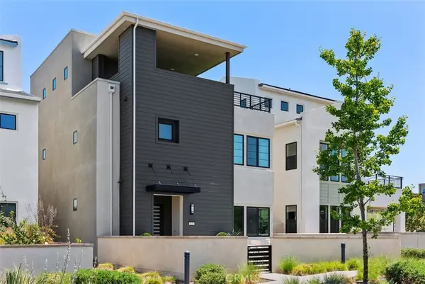 121 Bosal, Irvine, CA 92618