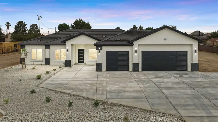 15561 Apple Valley Road, Apple Valley, CA 92307 - #2