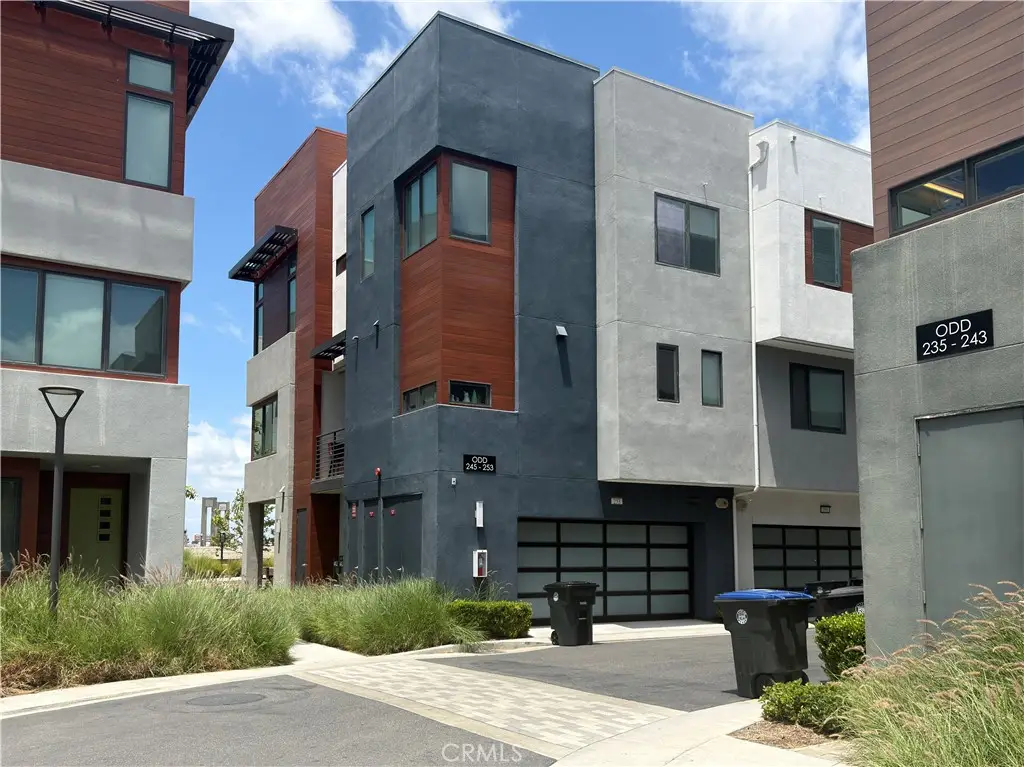253 Waypoint, Tustin, CA 92782 - #1