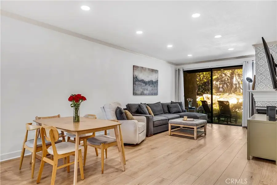 2542 W Macarthur Boulevard, Santa Ana, CA 92704 - #2