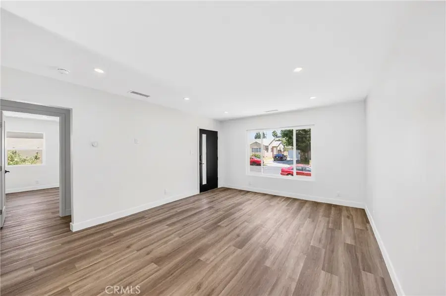 7117 Natick, Van Nuys, CA 91405 - #3