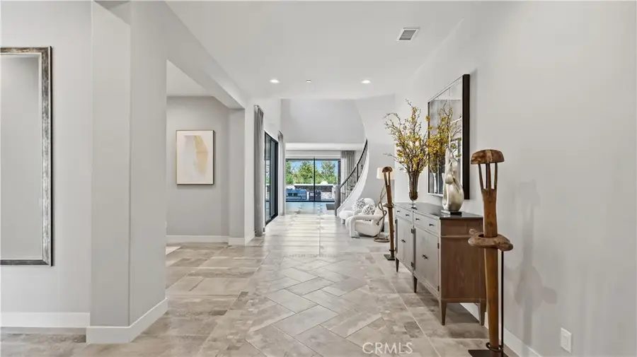 117 Interstellar, Irvine, CA 92618 - #3