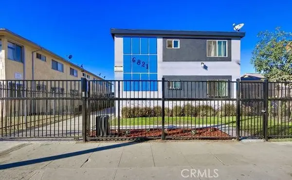 6821 11th Ave., Los Angeles, CA 90043