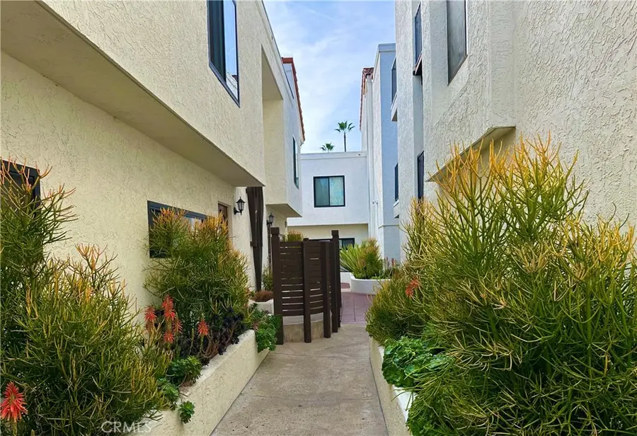 3525 Lebon Drive #204, San Diego, CA 92122 - #3
