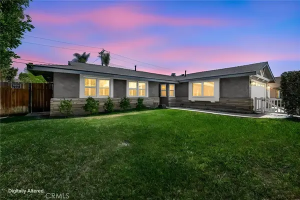 5972 Meadowlark Drive, Huntington Beach, CA 92649