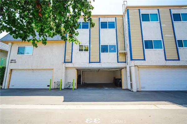 8851 Independence Ave #33, Canoga Park, CA 91304