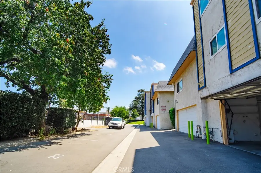 8851 Independence Ave #33, Canoga Park, CA 91304 - #3