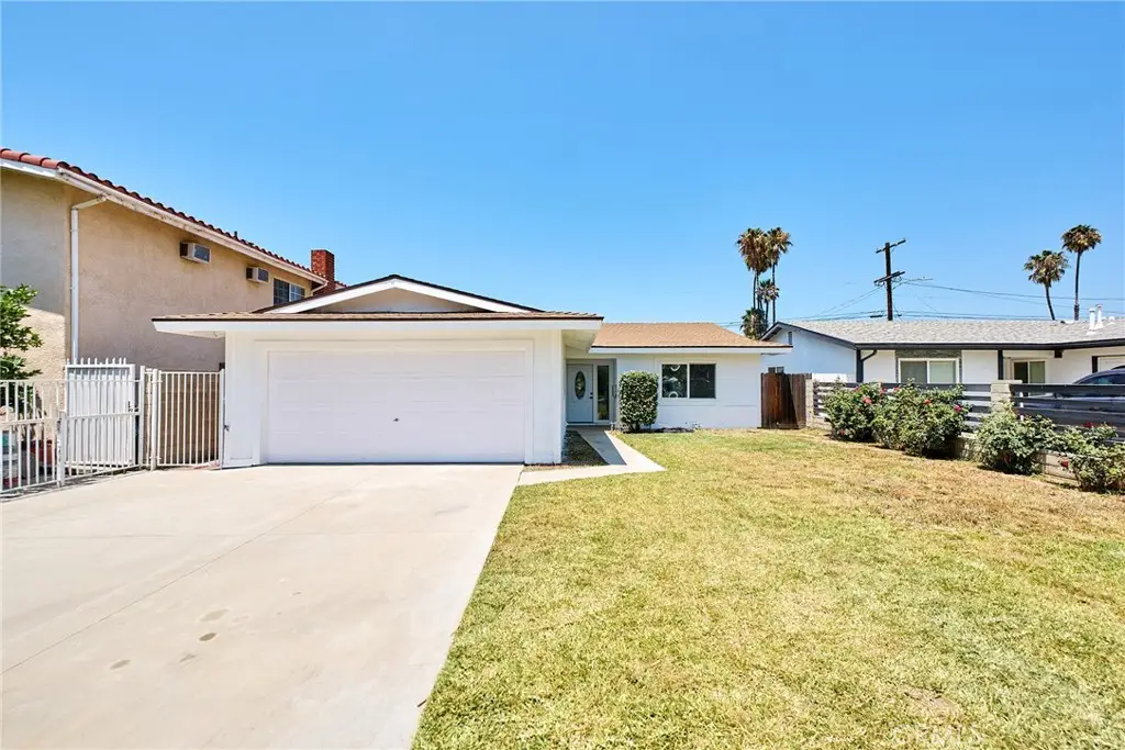 8147 Aldea Avenue, Lake Balboa, CA 91406 - #1