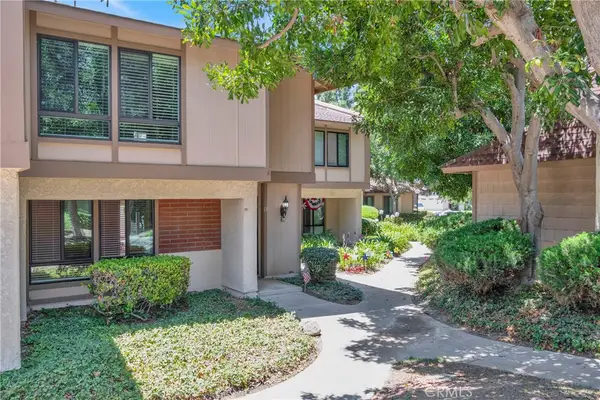 2993 N Cottonwood #13, Orange, CA 92865