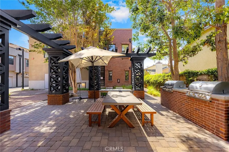 551 W Maple Ave, Orange, CA 92868 - #2
