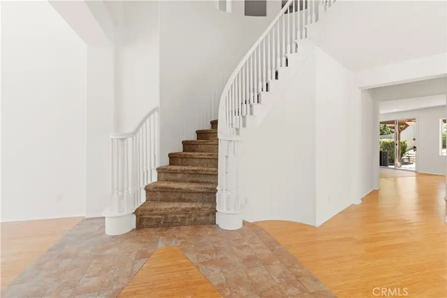 28549 Silverking Trail, Saugus, CA 91390 - #2
