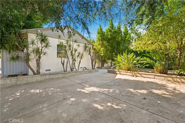 7721 Ethel Avenue, North Hollywood, CA 91605