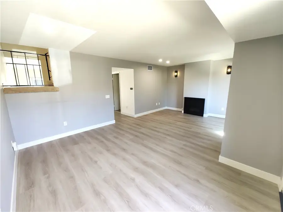 10125 De Soto, Chatsworth, CA 91311 - #2