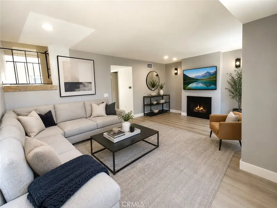 10125 De Soto, Chatsworth, CA 91311 - #3