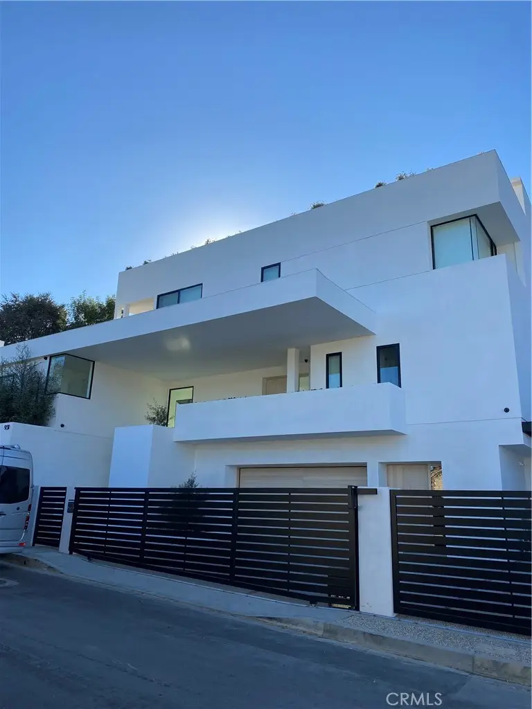 931 Kenfield, Los Angeles, CA 90049 - #1