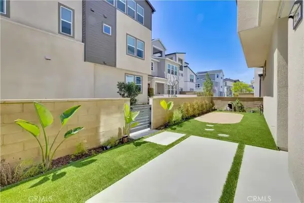 426 Lobata, Irvine, CA 92618