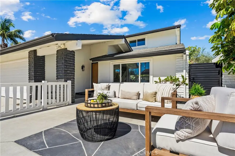 3368 California, Costa Mesa, CA 92626 - #3