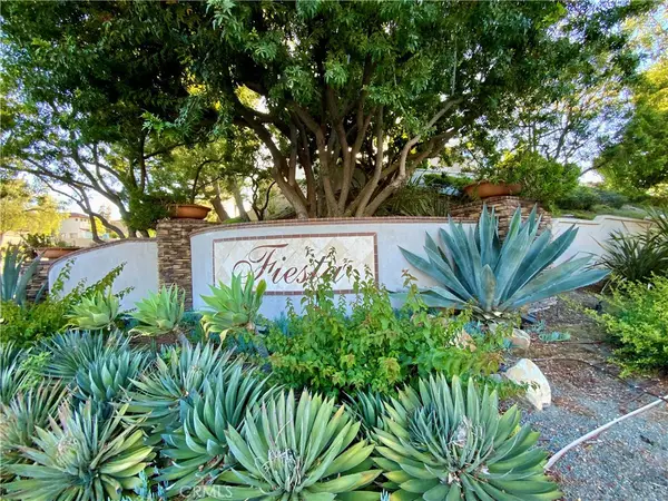 54 Paseo Viento, Rancho Santa Margarita, CA 92688