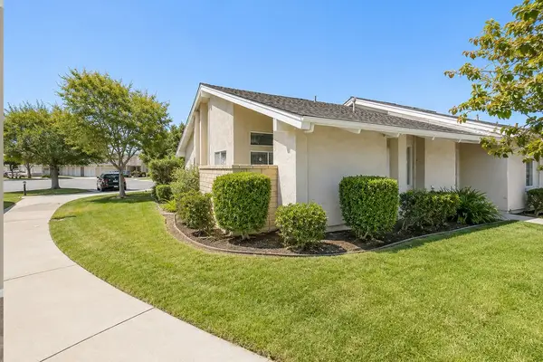 8877 Tulare Drive #313D, Huntington Beach, CA 92646
