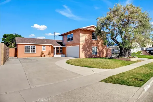 17111 Santa Rita Street, Fountain Valley, CA 92708