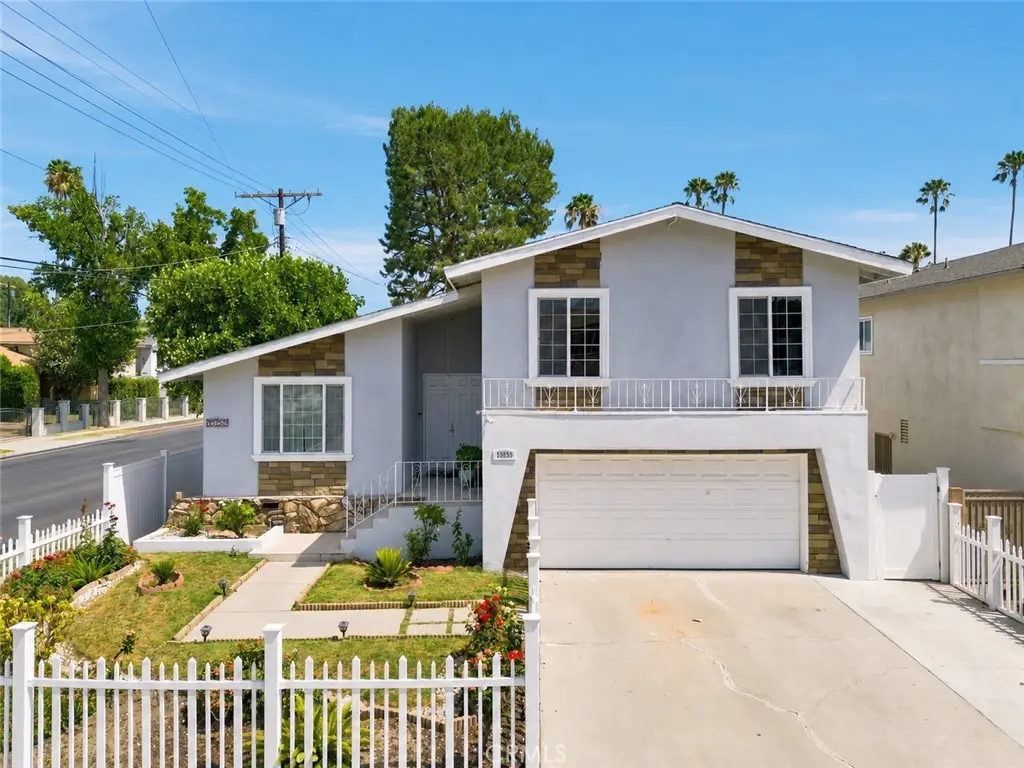 20259 Gifford, Winnetka, CA 91306 - #1