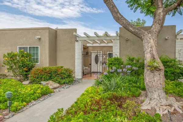 2044 Via Mariposa E #B, Laguna Woods, CA 92637