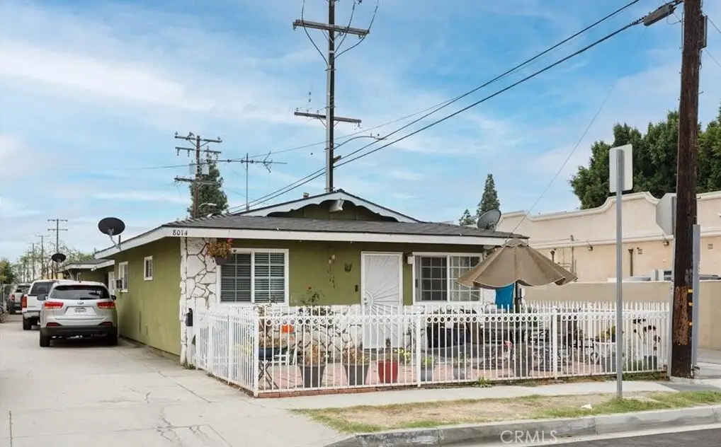 8014 1st, Paramount, CA 90723 - #1