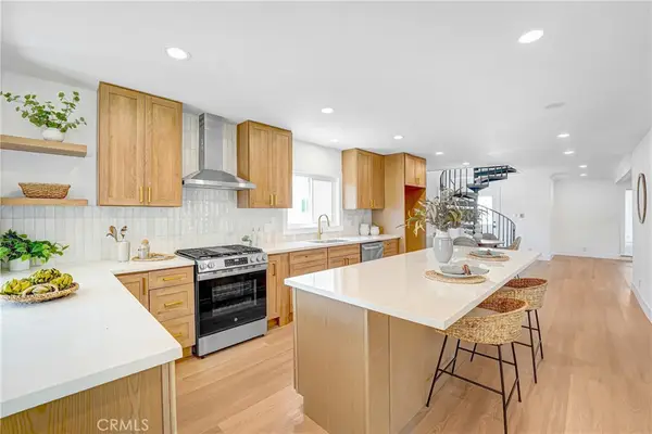 9111 S Halldale Avenue, Los Angeles, CA 90047