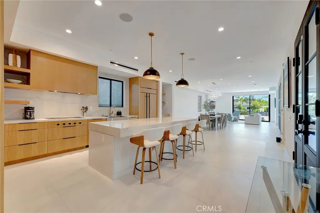203 Indianapolis Avenue, Huntington Beach, CA 92648 - #1