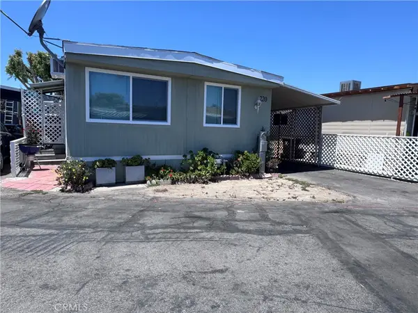 220 Vienna, Santa Ana, CA 92703