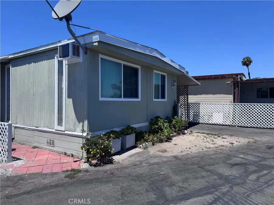 220 Vienna, Santa Ana, CA 92703 - #3