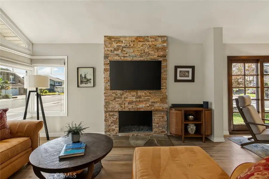 8381 Seaport Dr., Huntington Beach, CA 92646 - #3