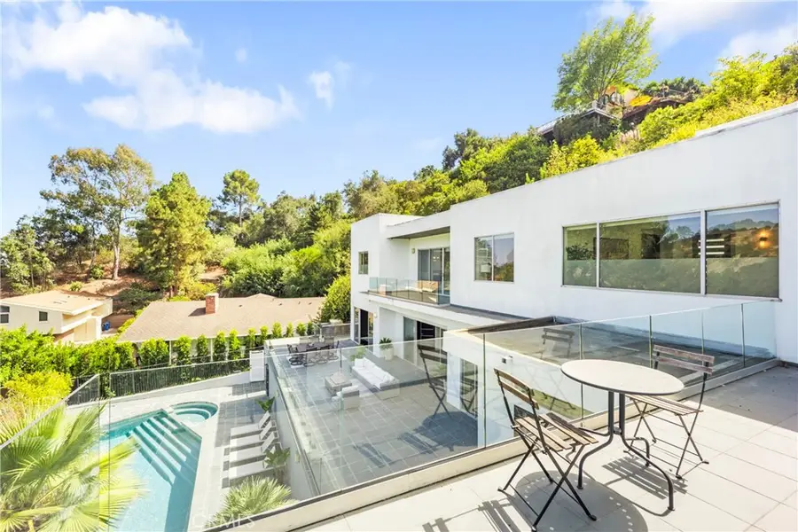 12148 Travis, Los Angeles, CA 90049 - #3