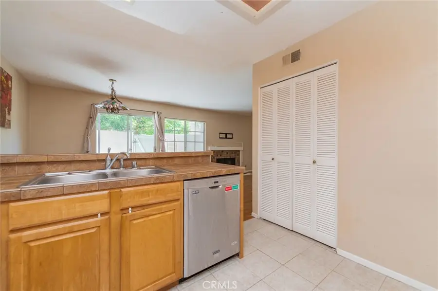 107 Oxford #34, Irvine, CA 92612 - #3