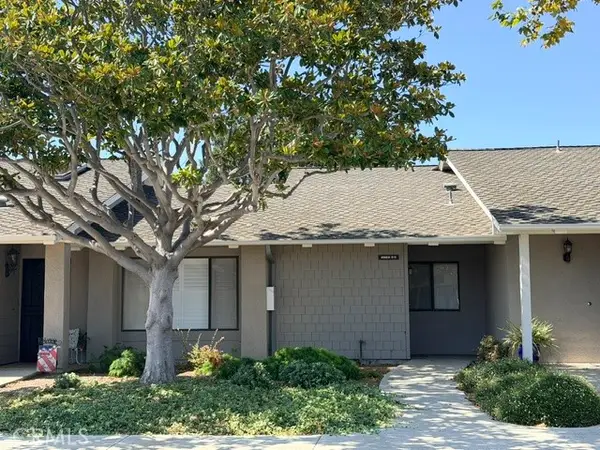 8566 Larkhall Circle #813B, Huntington Beach, CA 92646
