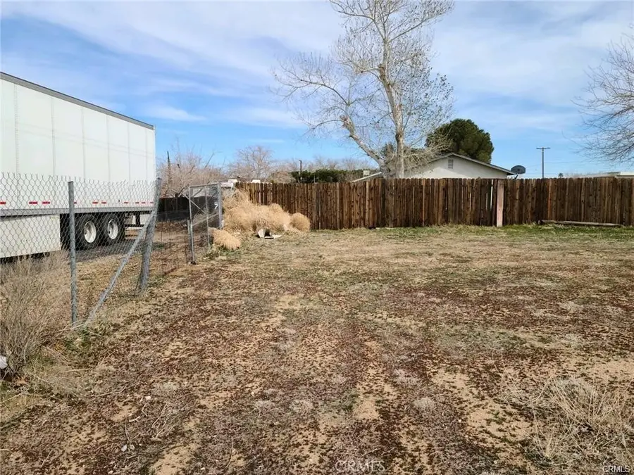 25 E Avenue Q2, Palmdale, CA 93550 - #3